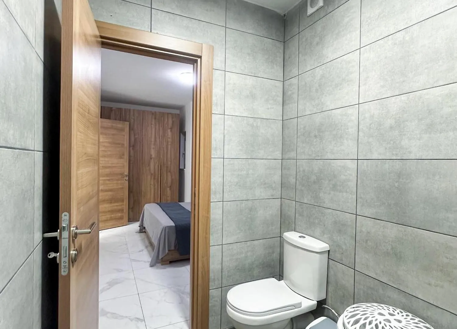 Brand New Room In St Julians San Ġiljan 0*,